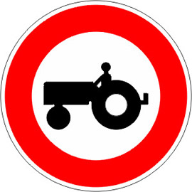 Accès-interdit-aux-véhicules-agricoles-à-moteur
