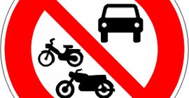 Accès-interdit-à-tous-les-véhicules-à-moteur